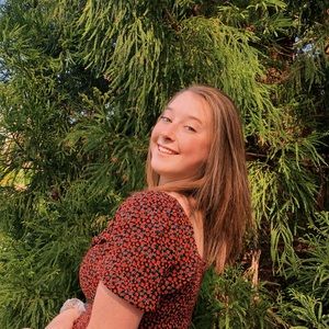 Meet your Posher, Hayley